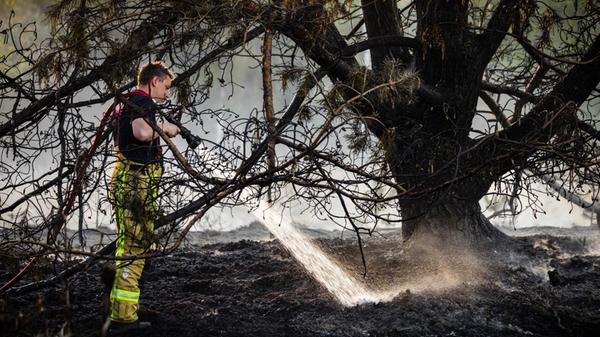 Belgische Feuerwehrleute im Einsatz in Weerterheid