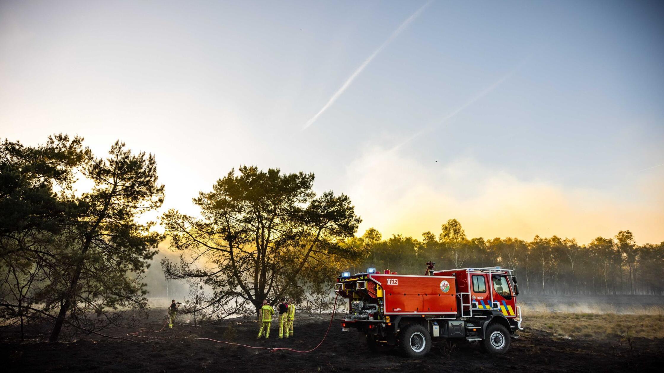 Belgische Feuerwehrleute im Einsatz in Weerterheid