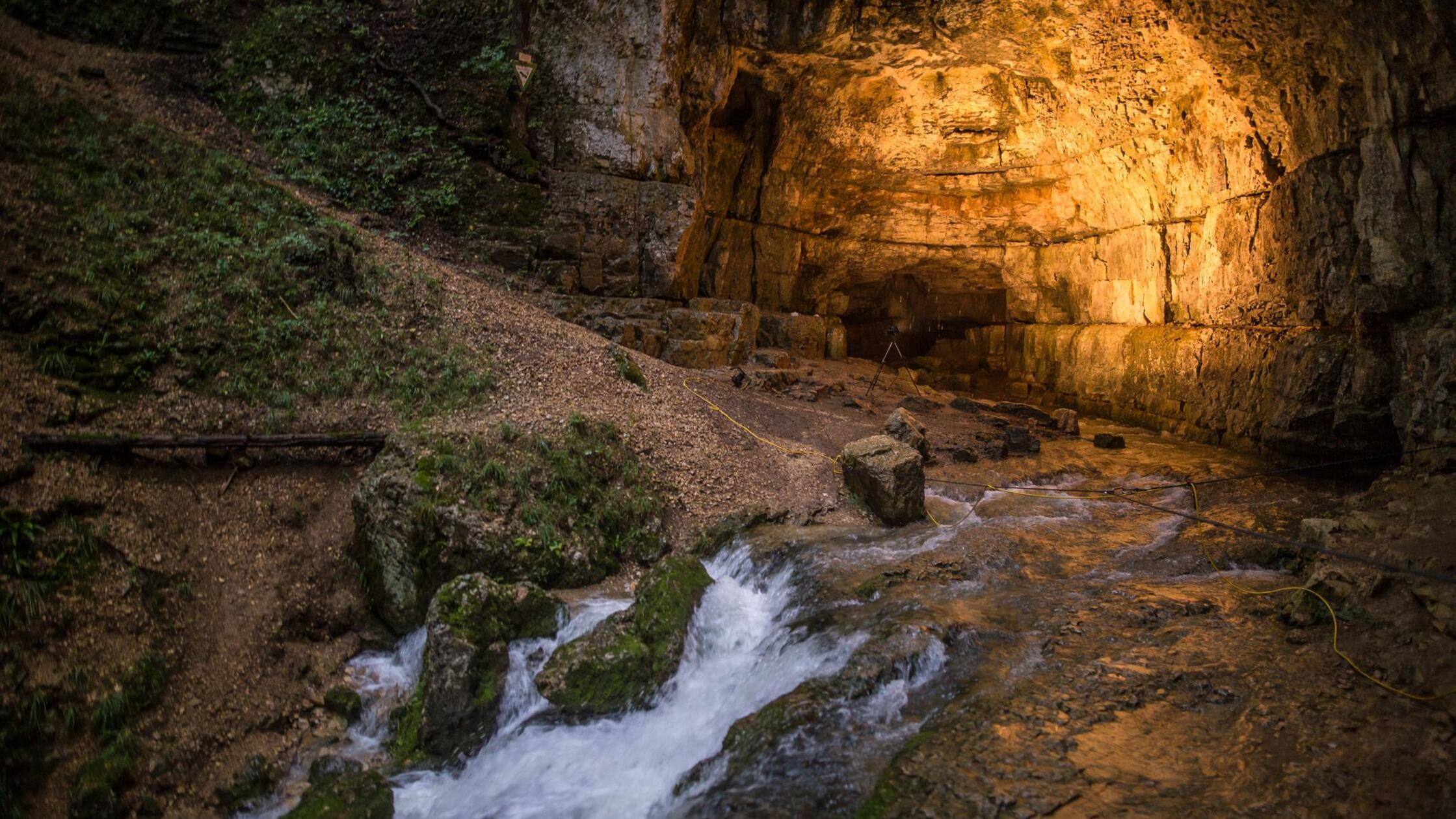 Der Eingangsbereich der Falkensteiner Höhle bei Gr