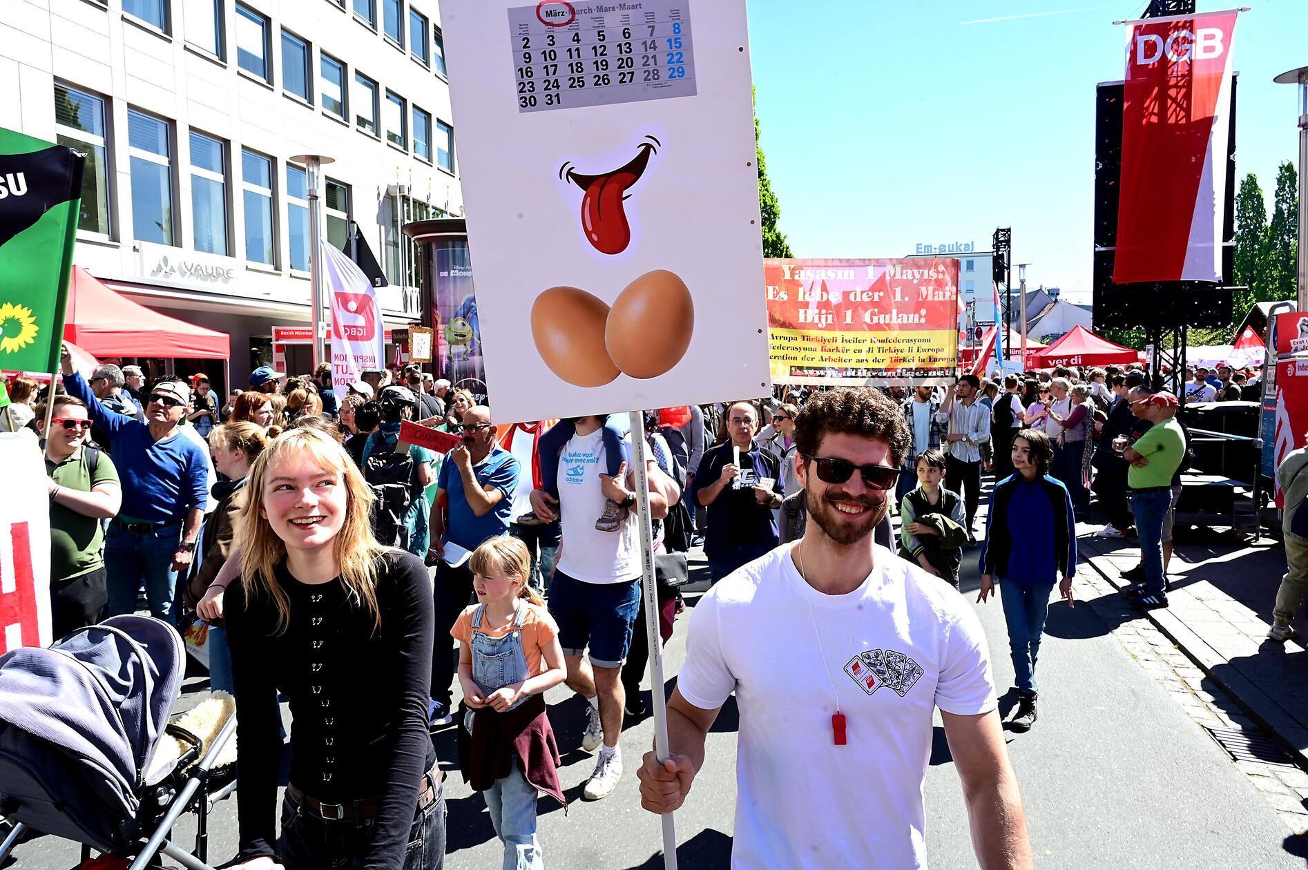 Mit der Kraft und der Energie der Beschäftigten werde es gelingen, „dass wir das Bollwerk bleiben gegen Rückfälle in die Anfangszeiten des Kapitalismus“.