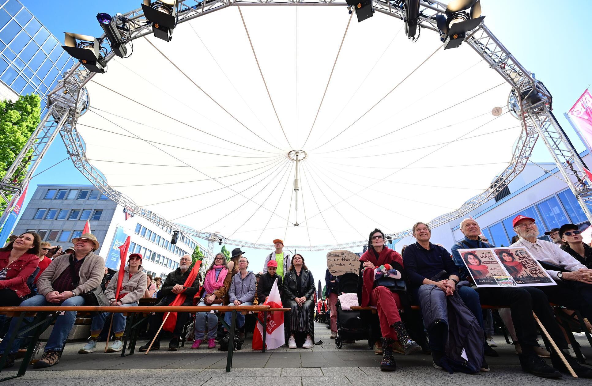 „Wer wirklich Steuererleichterungen braucht, das sind die Arbeitnehmerinnen und Arbeitnehmer in diesem Land.“