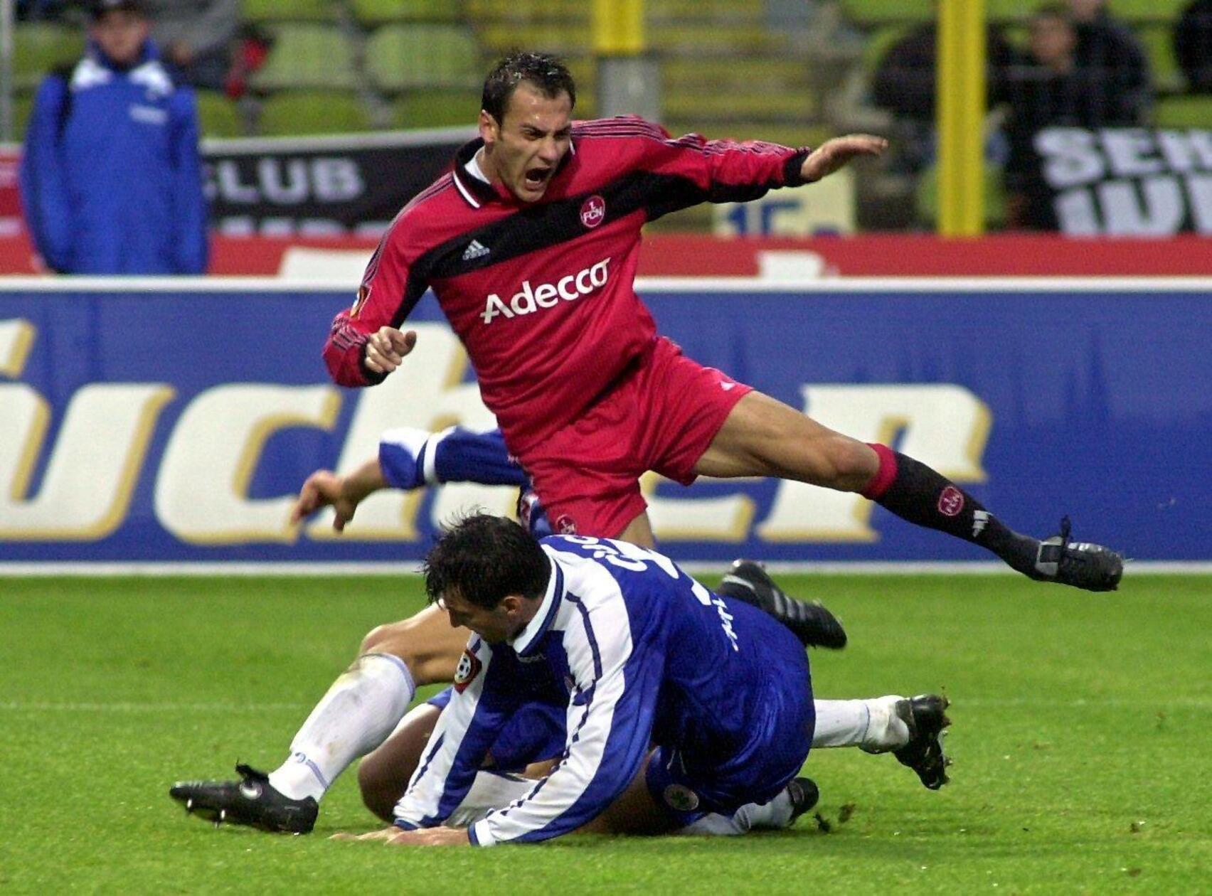 Christian Möckel Für den 1. FC Nürnberg stürmte sein langjähriger Chef-Scout zwischen 1995 und 1998 sowie unterbrochen von einem Gastspiel in Fürth (1998/99) nach seiner Rückkehr in die Noris bis 2002. Das Angriffsduo Driller/Möckel verehrten einige Club-Fans derart, dass sie sich den Namen "Dröckel" auf die Trikots drucken ließen - und dies weit bevor "Robbery" in der Landeshauptstadt in Mode kam. Seit dem Spätherbst 2015 ist der frühere Franken-Stürmer übrigens nicht mehr für die Personalsichtung des FCN zuständig, Möckel folgte Mentor Martin Bader nach Hannover und wurde dort schließlich wie dieser entlassen.