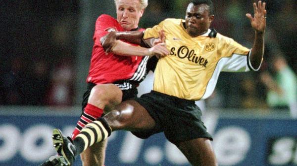 Thomas Richter Im Sommer 1997 feierte die im Vorjahr fusionierte SpVgg Greuther Fürth den Aufstieg ins Bundesliga-Unterhaus, das sie als dienstältester Zweitligist bis Mai 2012 bewohnte. Thomas Richter hatte entscheidenden Anteil am Aufstieg und ab dem 1. Juli einen neuen Arbeitgeber. Auch beim Club etablierte sich der kampfstarke Schwabe rasch als "Mr. Zuverlässig" und steuerte seinen Teil zum Nürnberger Comeback in die Erstklassigkeit bei. Unter Club-Coach Felix Magath nach einem Tranferhickhack aussortiert, kehrte Richter nach Stationen bei den Münchner Löwen und in Magdeburg in den Ronhof zurück, ohne dort allerdings an seine alte Leistungsstärke anknüpfen zu können.