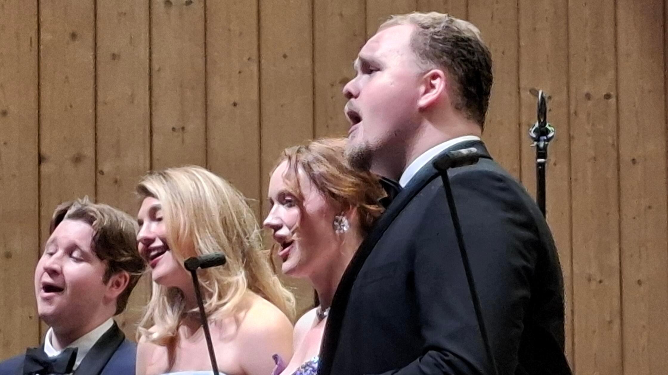 Abschluss-Quartett(v.li.): Samuel Stopford, Erika 