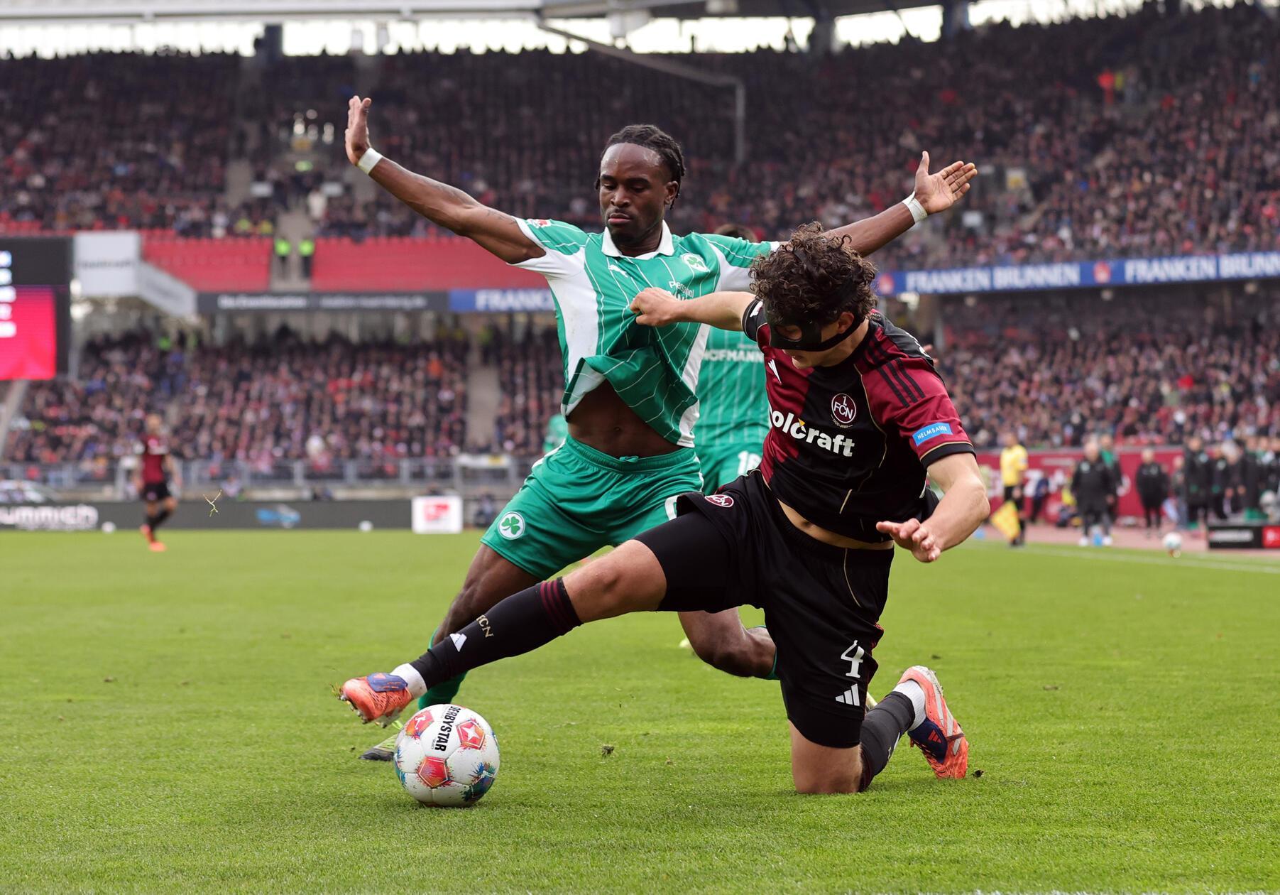 275. Frankenderby: Vier Treffer in 13 Minuten Wild verlief auch das jüngste Frankenderby in der Hinrunde, dabei benötigte das Duell eine lange Anlaufzeit. Im ersten Durchgang spielte sich vor den Toren wenig Nennenswertes ab.