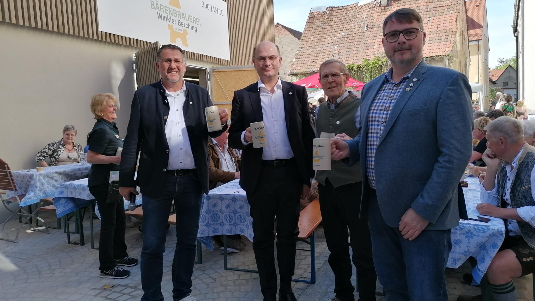 Zum "200 Jahre Bärenbrauerei mit Brauereifest in B