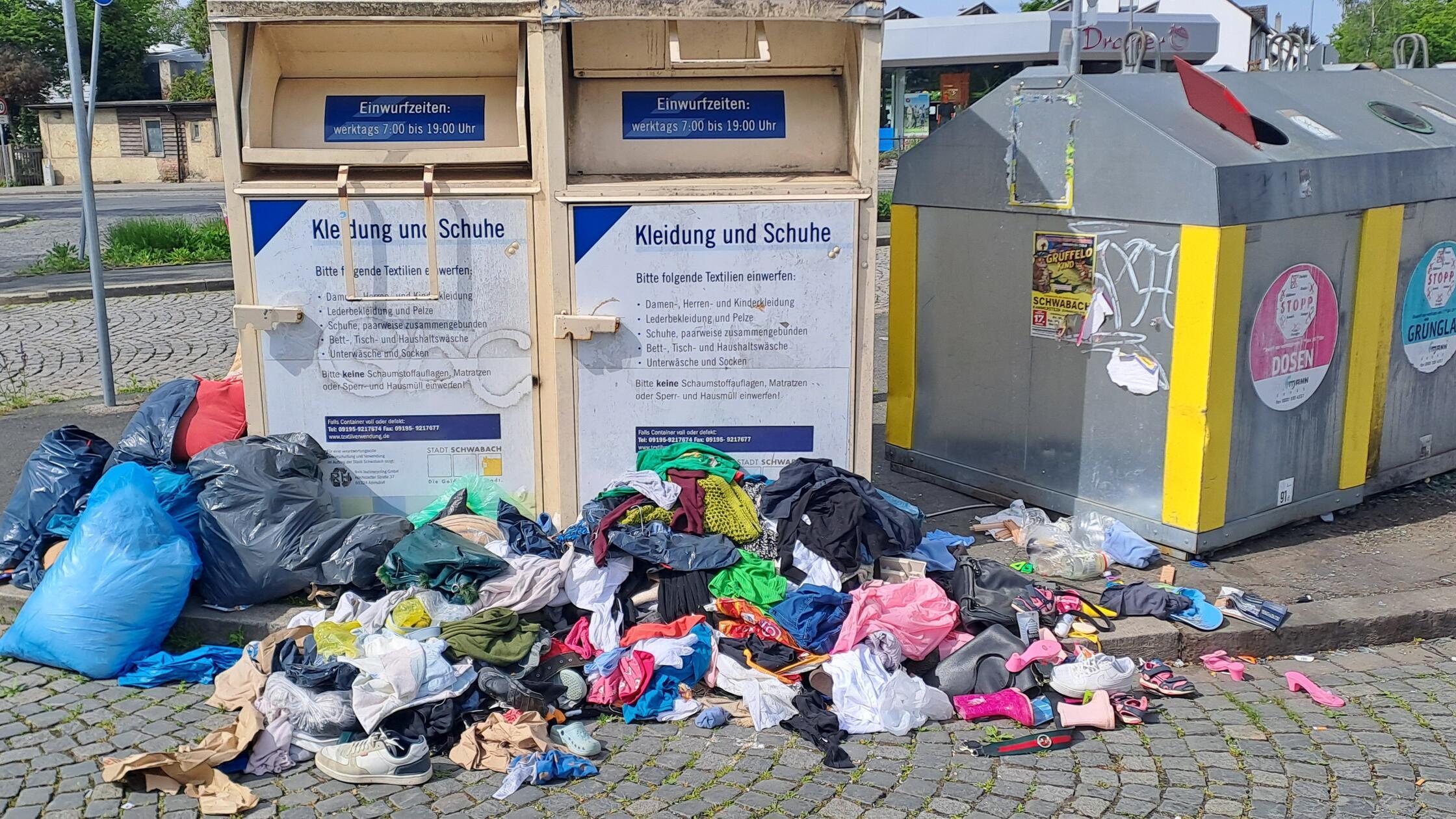 Mai 2026 Altkleidercontainer Schwabach überfüllt