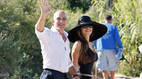 Jeff Bezos et sa femme Lauren Sanchez au Club 55 s
