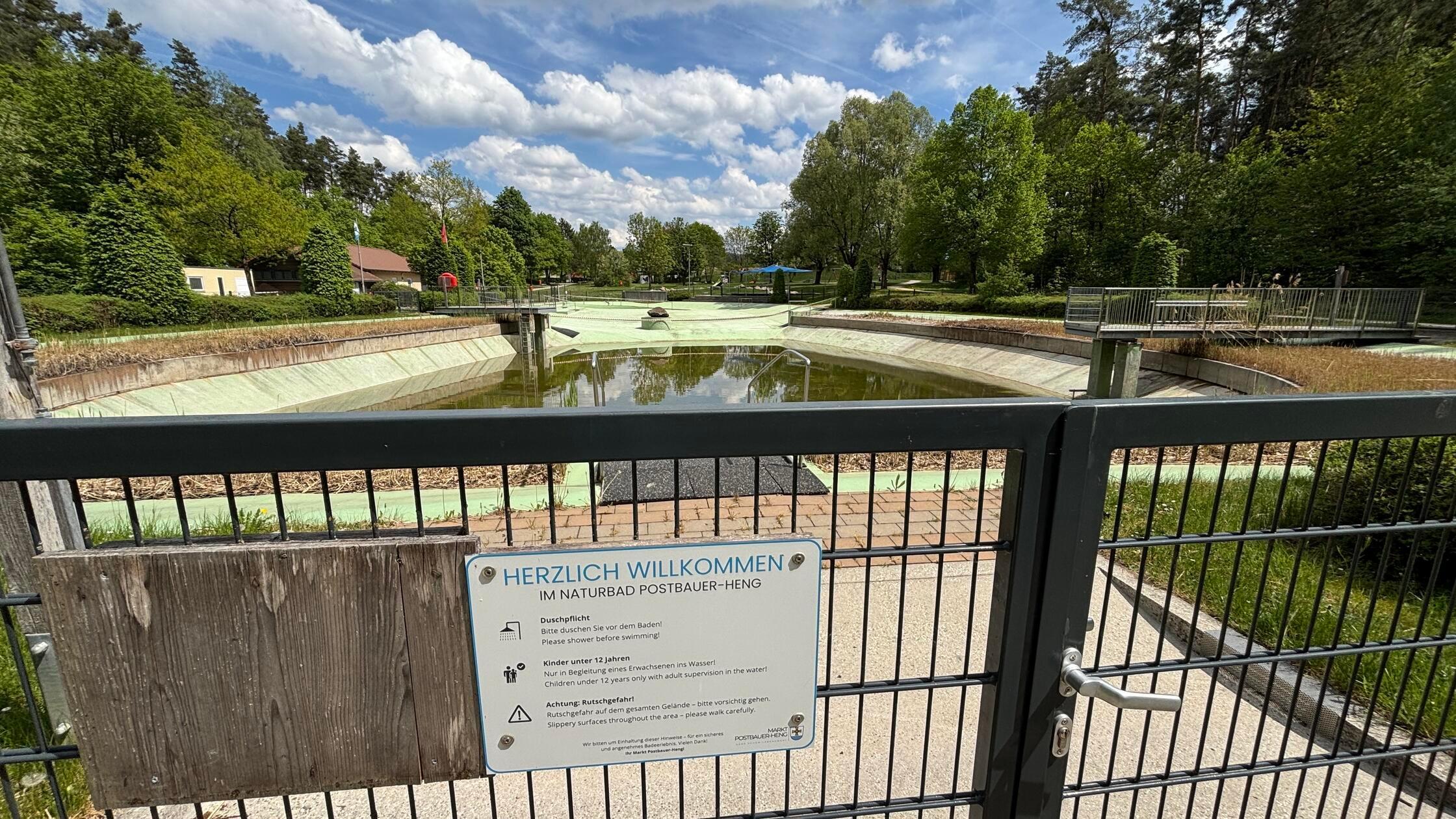 Leeres Naturbad Postbauer-Heng