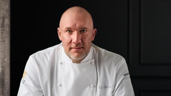 Chef Thomas Gerber kreiert das Essen für die Gourmetstube.