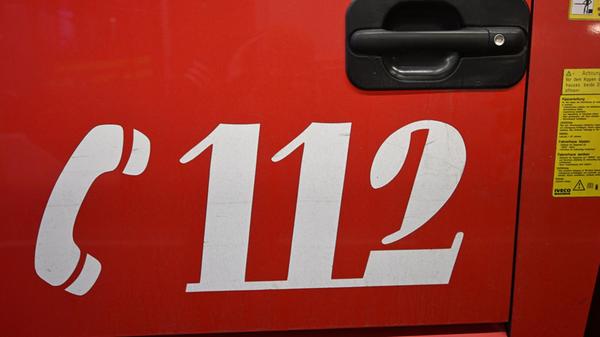 Der Schriftzug «112» steht auf einem Einsatzwagen