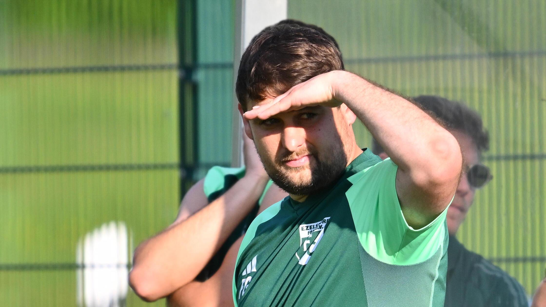 FC Ezelsdorf Trainer Fabian G?hring Weitblick - 1