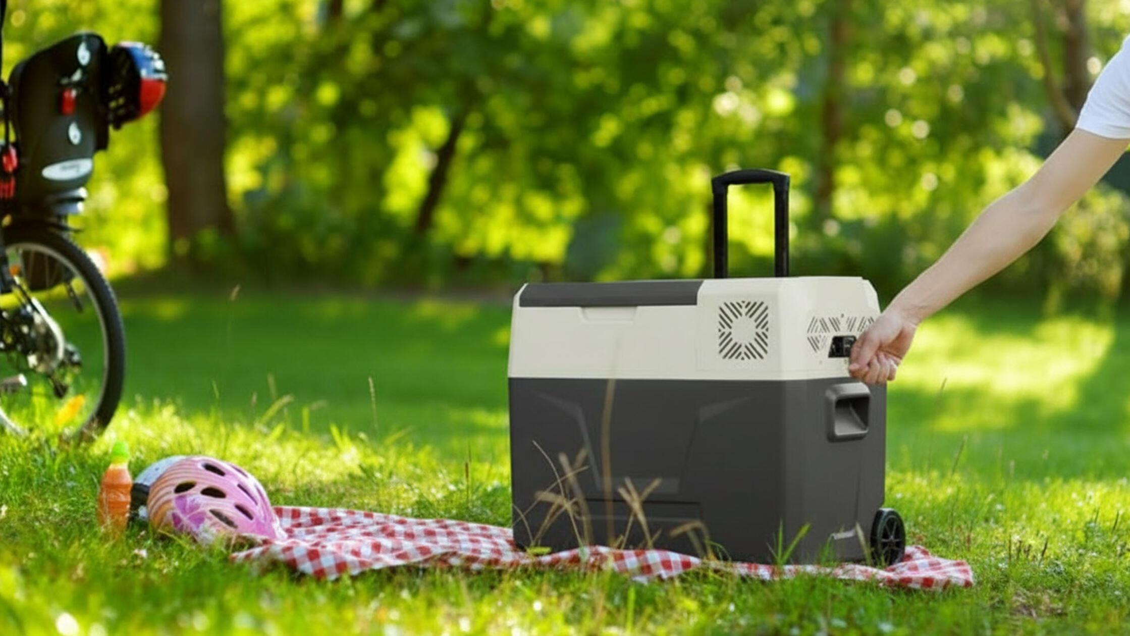 Eis Kompressor-Kuehlbox mit Rollen