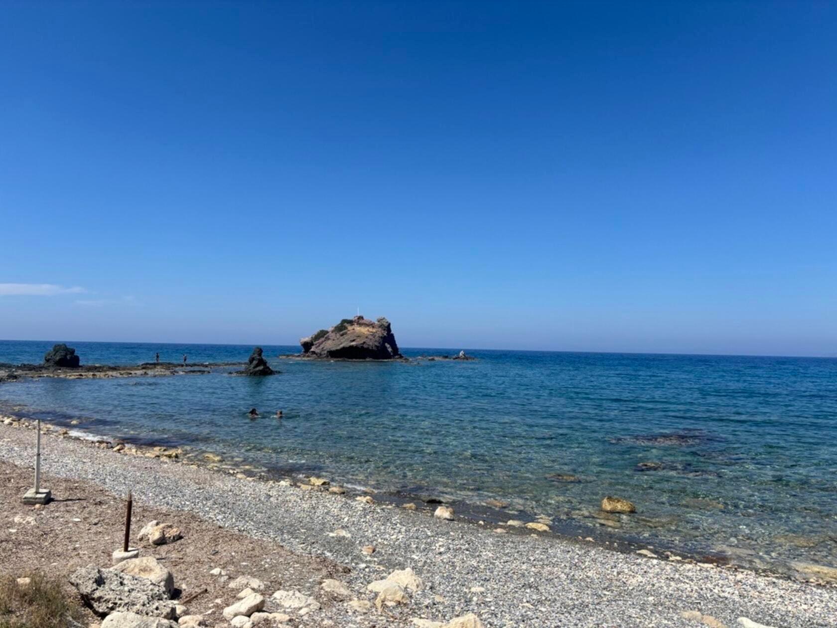 <b>Zypern</b> spürt den Konflikt im Nahen Osten besonders unmittelbar. Die geografische Nähe zur Krisenregion sorgt bei vielen Urlaubern für Unsicherheit. Die Urlaubsinsel liegt als östlichster EU-Staat besonders nah an der Konfliktregion. Vom beliebten Party- und Strandort Agia Napa bis zur libanesischen Küste sind es nur rund 170 Kilometer. 