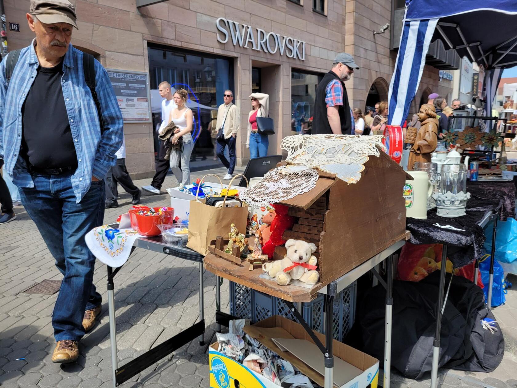Alte Spielwaren und Sammlerstücke sind ebenfalls immer zu finden.