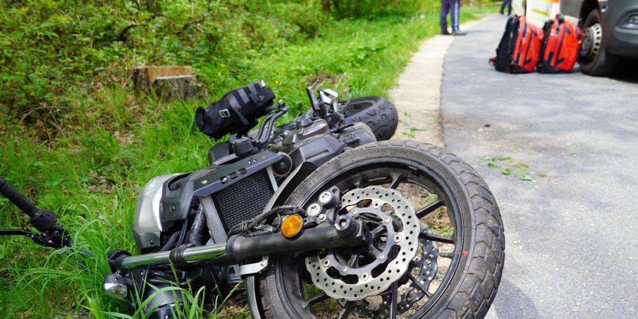 Motorcycle accident near Pyrbaum: Helicopter landed, road was closed