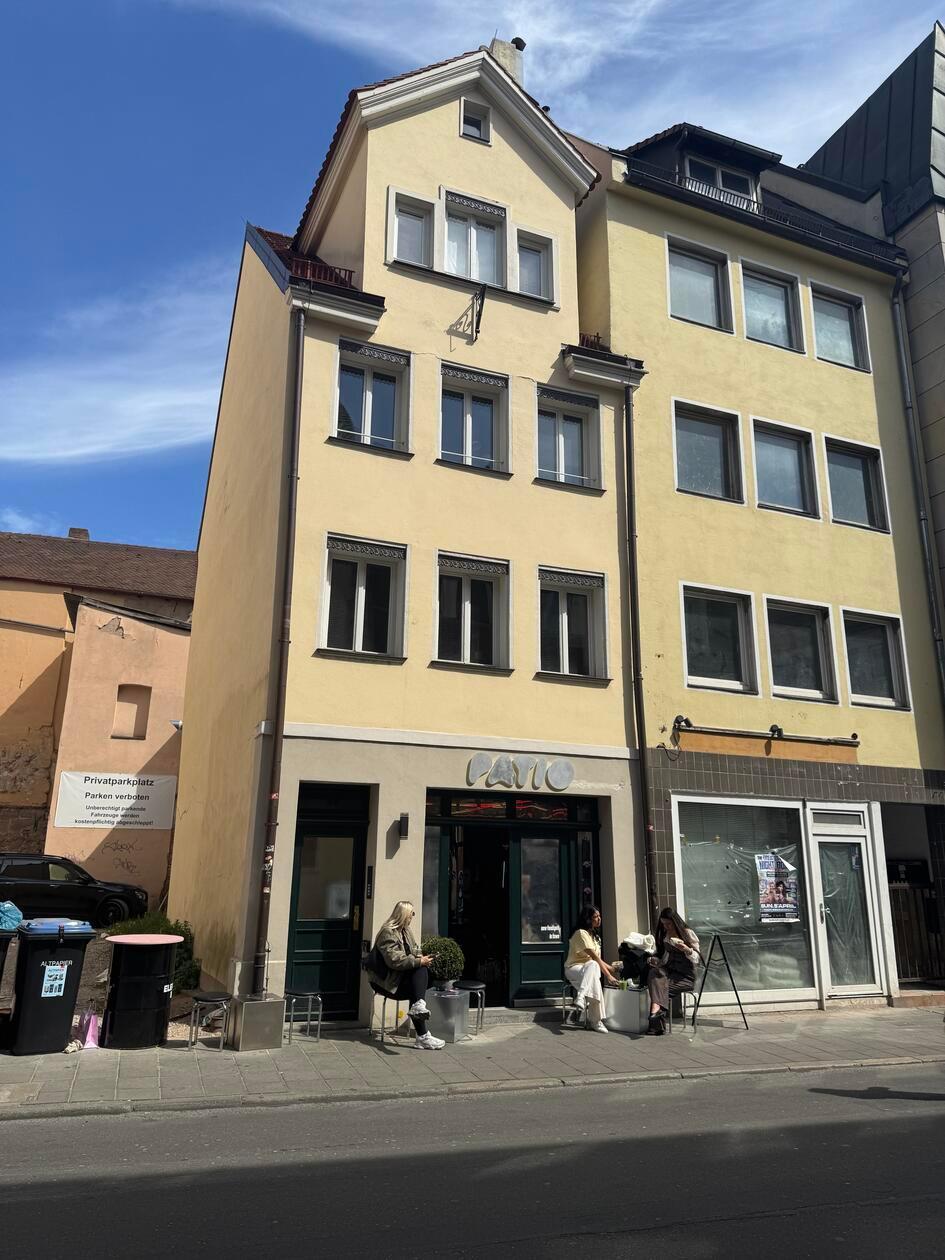 Früher beheimatete dieses Haus an der Ecke Jakobsstraße Färberstraße einen Antiquitäten-Laden.