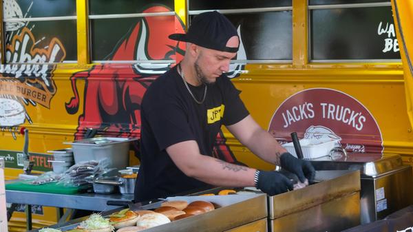 090524_di_foodtruck11