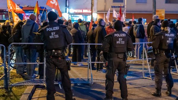 Polizeieinsatz bei Montagsdemo von Team Menschenre