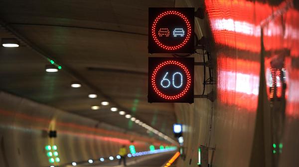 THEMENBILD: ZWEITE TAUERNTUNNEL-RÖHRE VOR ERÖFFNUN