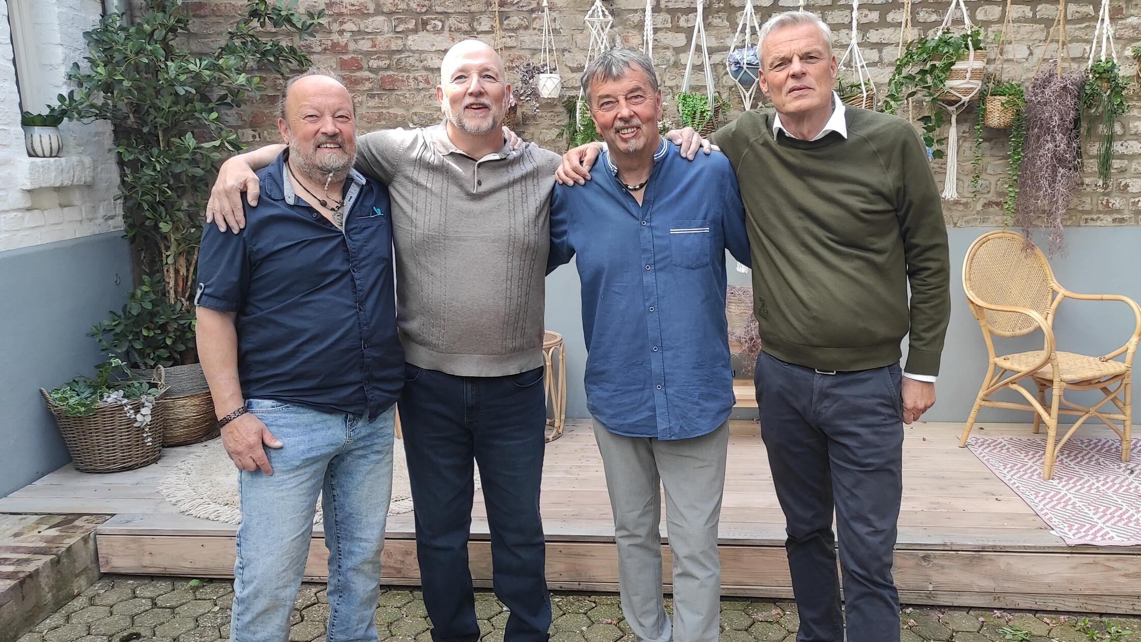 Die vier Brüder vereint im Hof von SAT1 in Köln