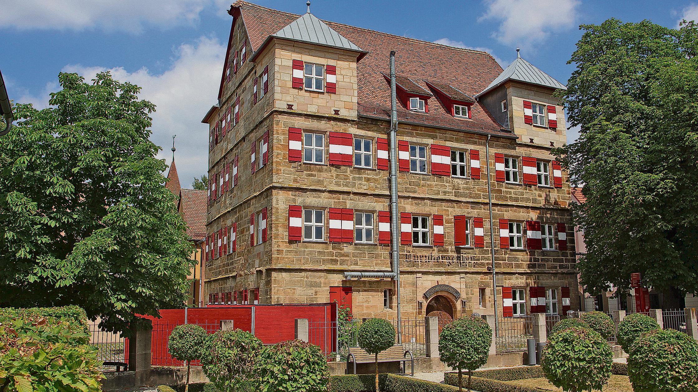 MOTIV: Außenansicht -  Tucherschloss in Feucht ste