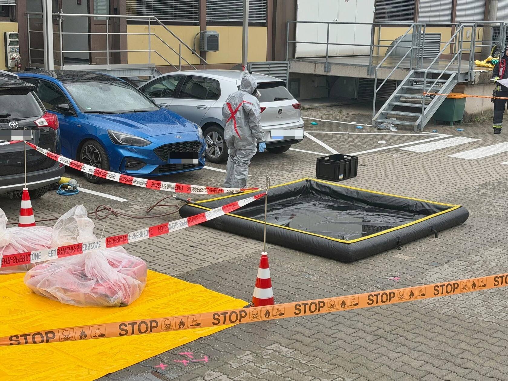 Das Gelände selbst wurde umgehend evakuiert.