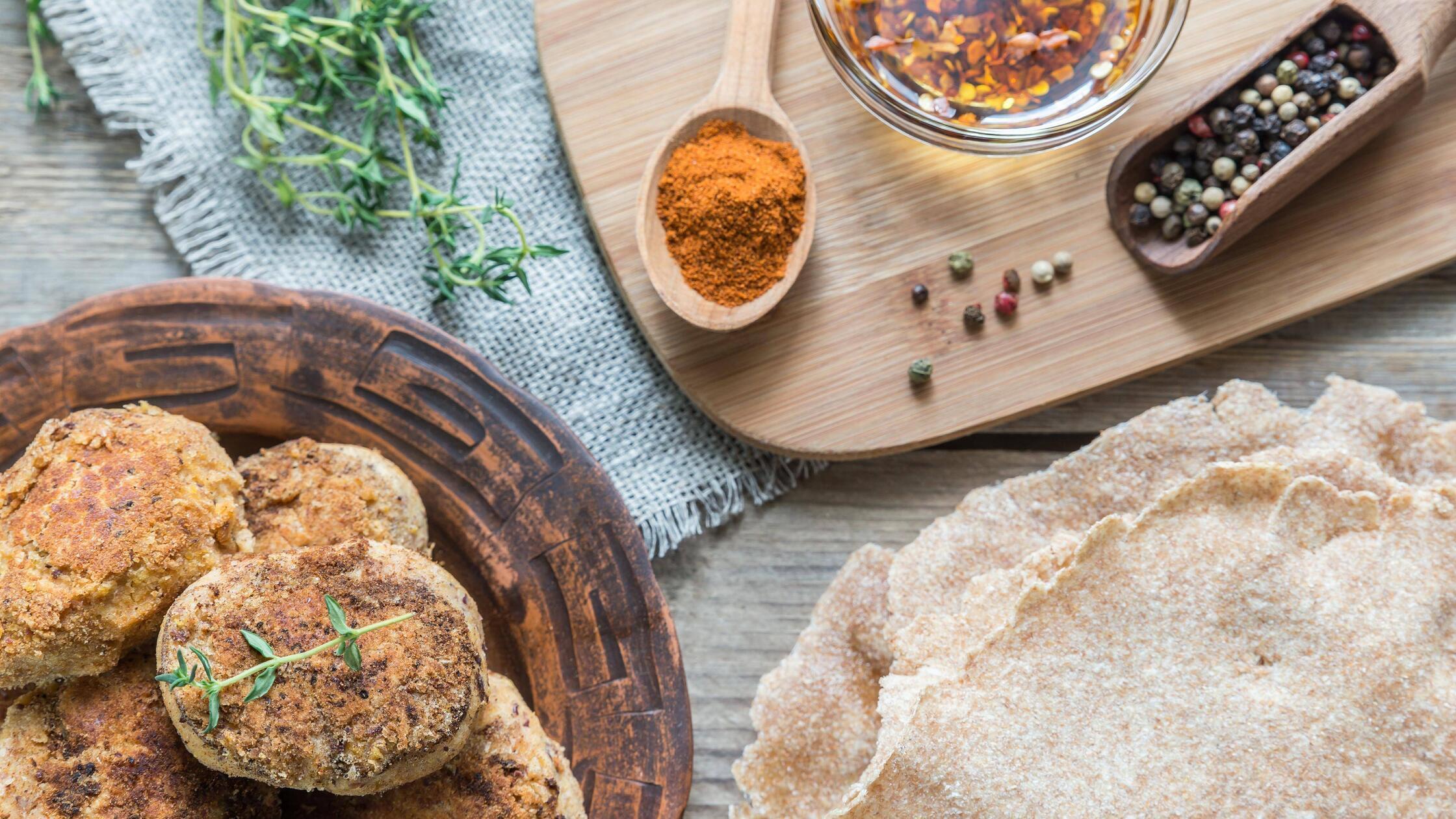 Falafel with wholewheat tortillas PUBLICATIONxINxG