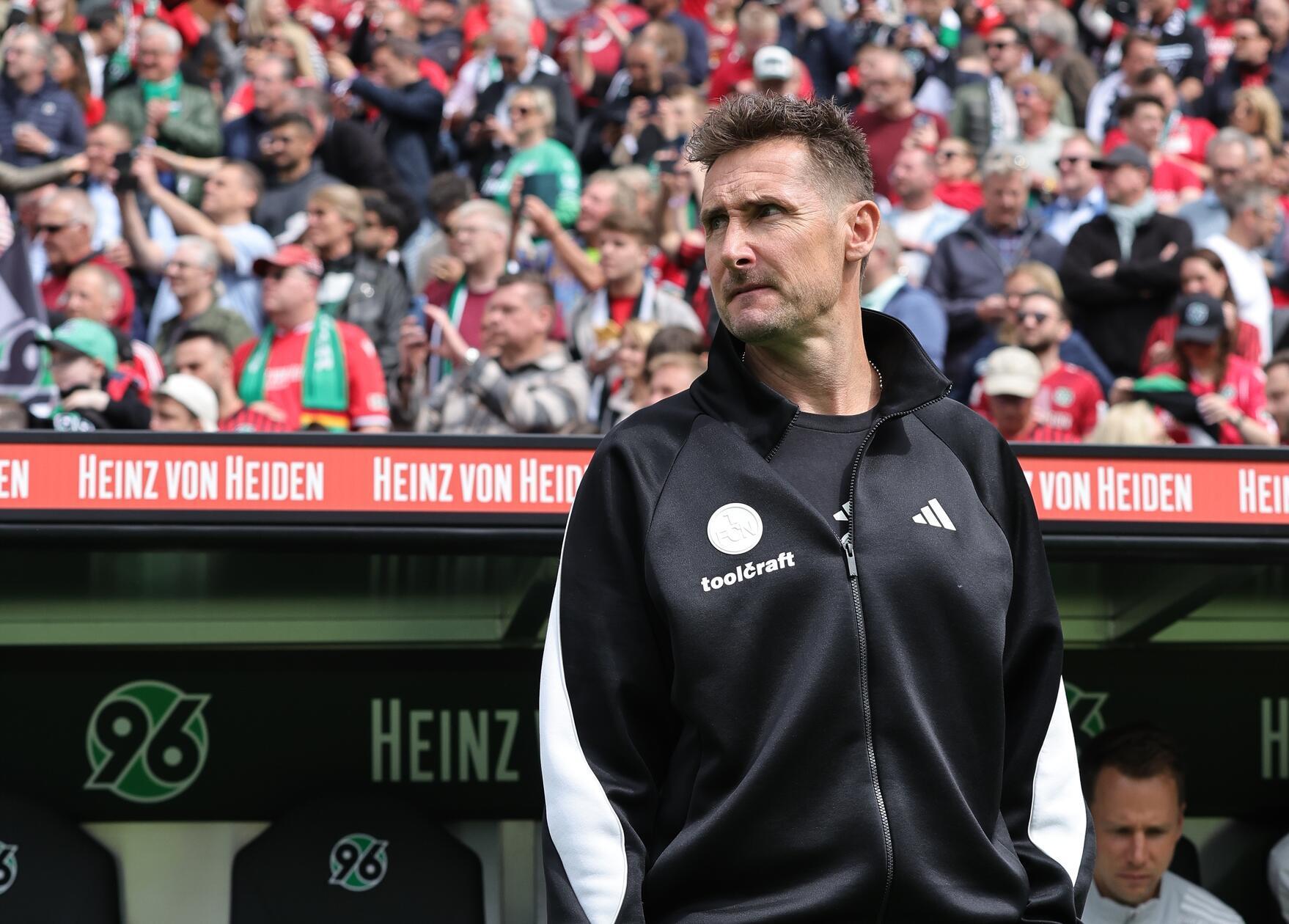 Cheftrainer Klose stand vor der letzten Aufgabe seines zweiten Jahres an der Nürnberger Seitenlinie.