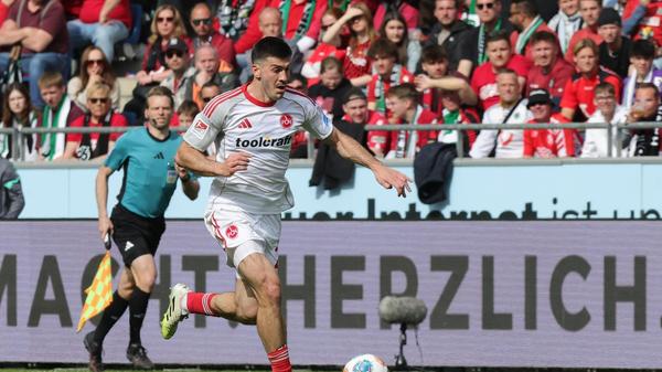 Auch Innenverteidiger Lochoshvili schaltete sich im Anschluss in die Offensivbemühungen ein. Um ein Haar hätte der Georgier den postwendenden Ausgleich besorgt.