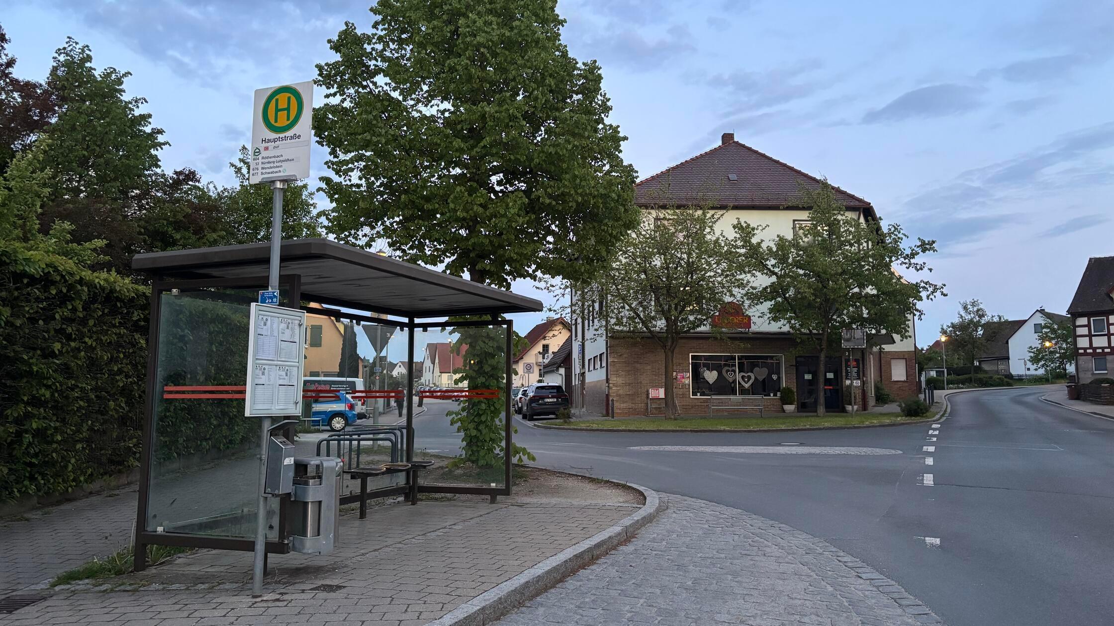 Hauptstraße Bushaltestelle Leerstetten