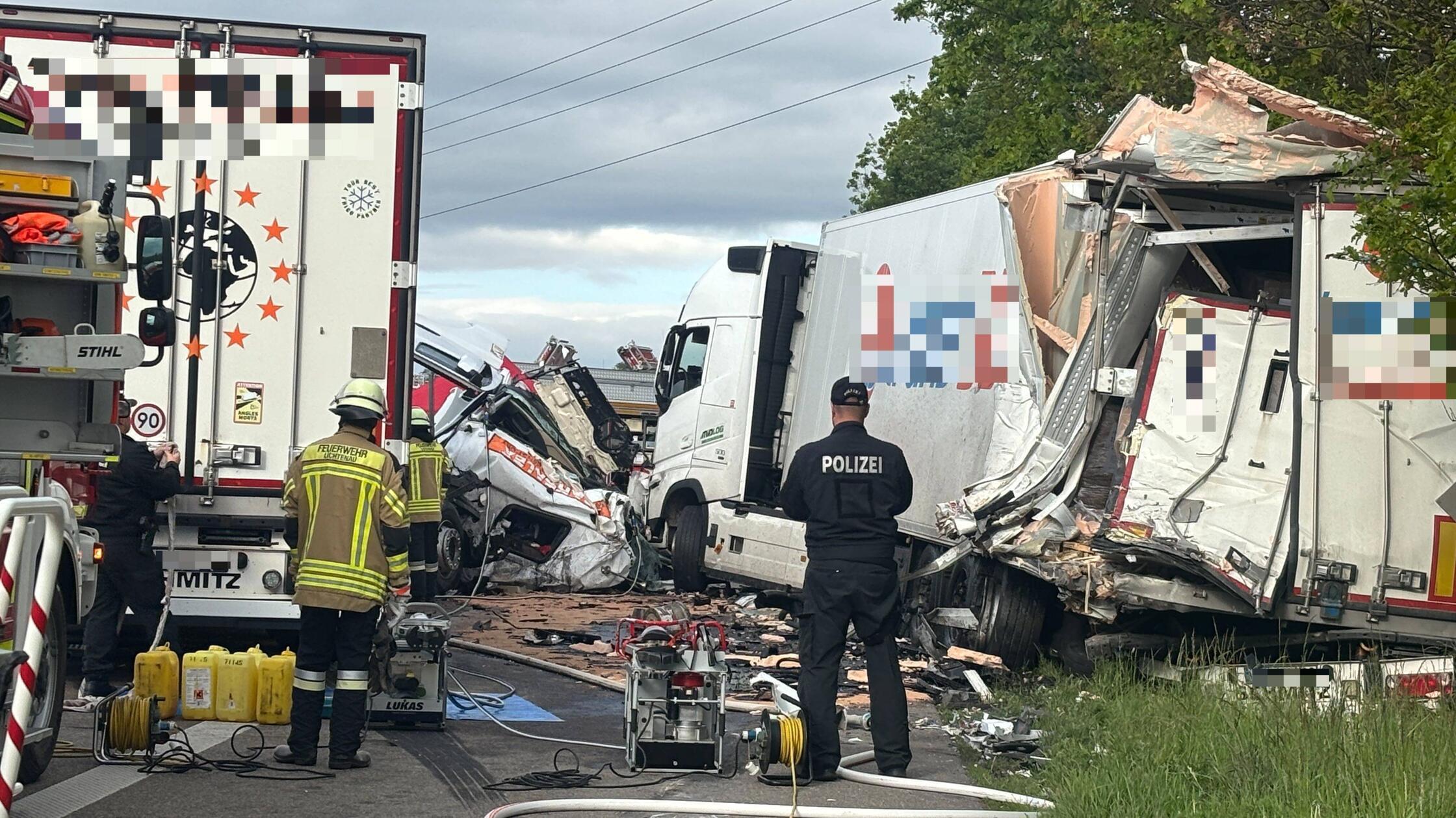 Auf der A6 zwischen Lichtenau und Ansbach knallte 