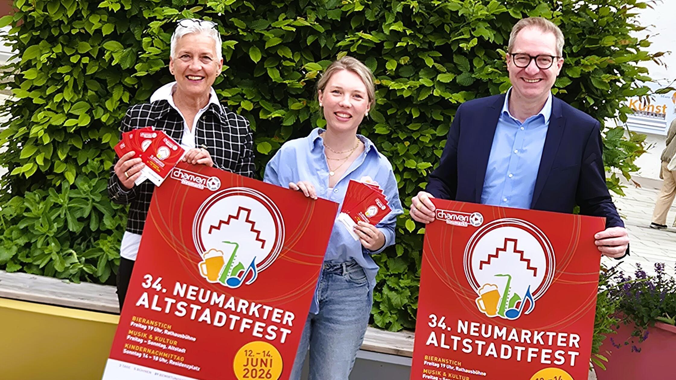 Die Organisatoren des Neumarkter Altstatdtfestes B
