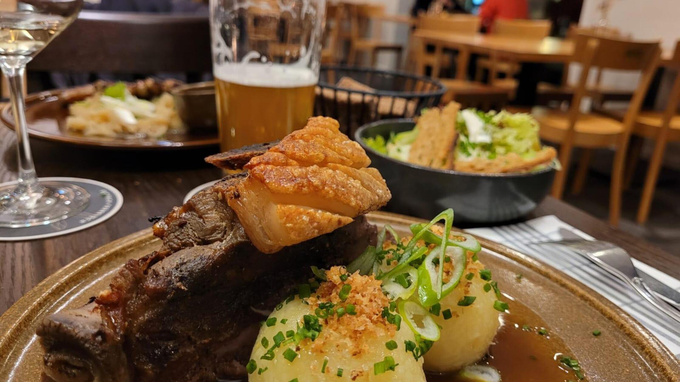 Motiv: Restaurant - „Die Wirtschaft“ im IHK-Gebäud