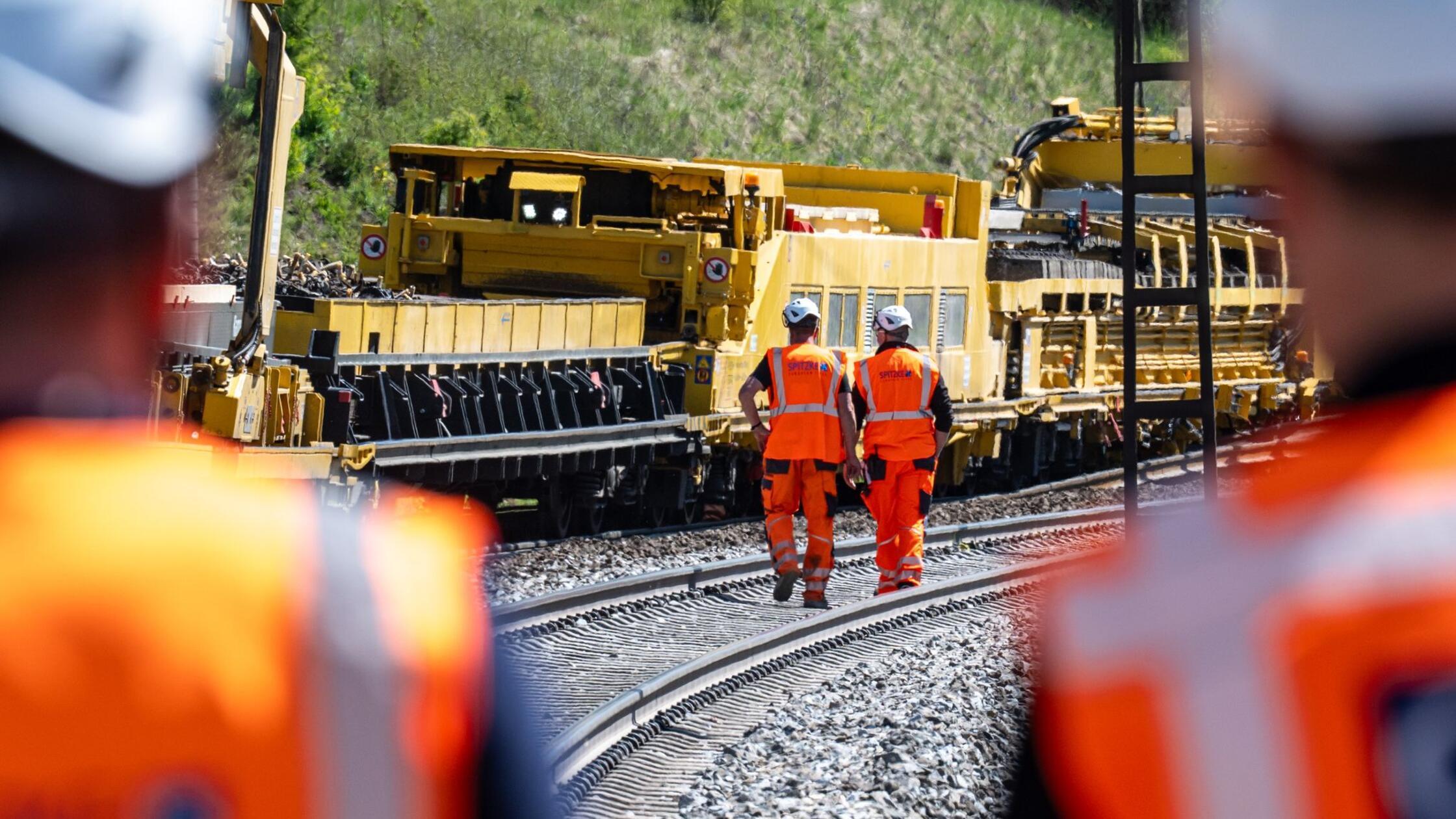 An der Bahnstrecke laufen umfangreiche Bauarbeiten