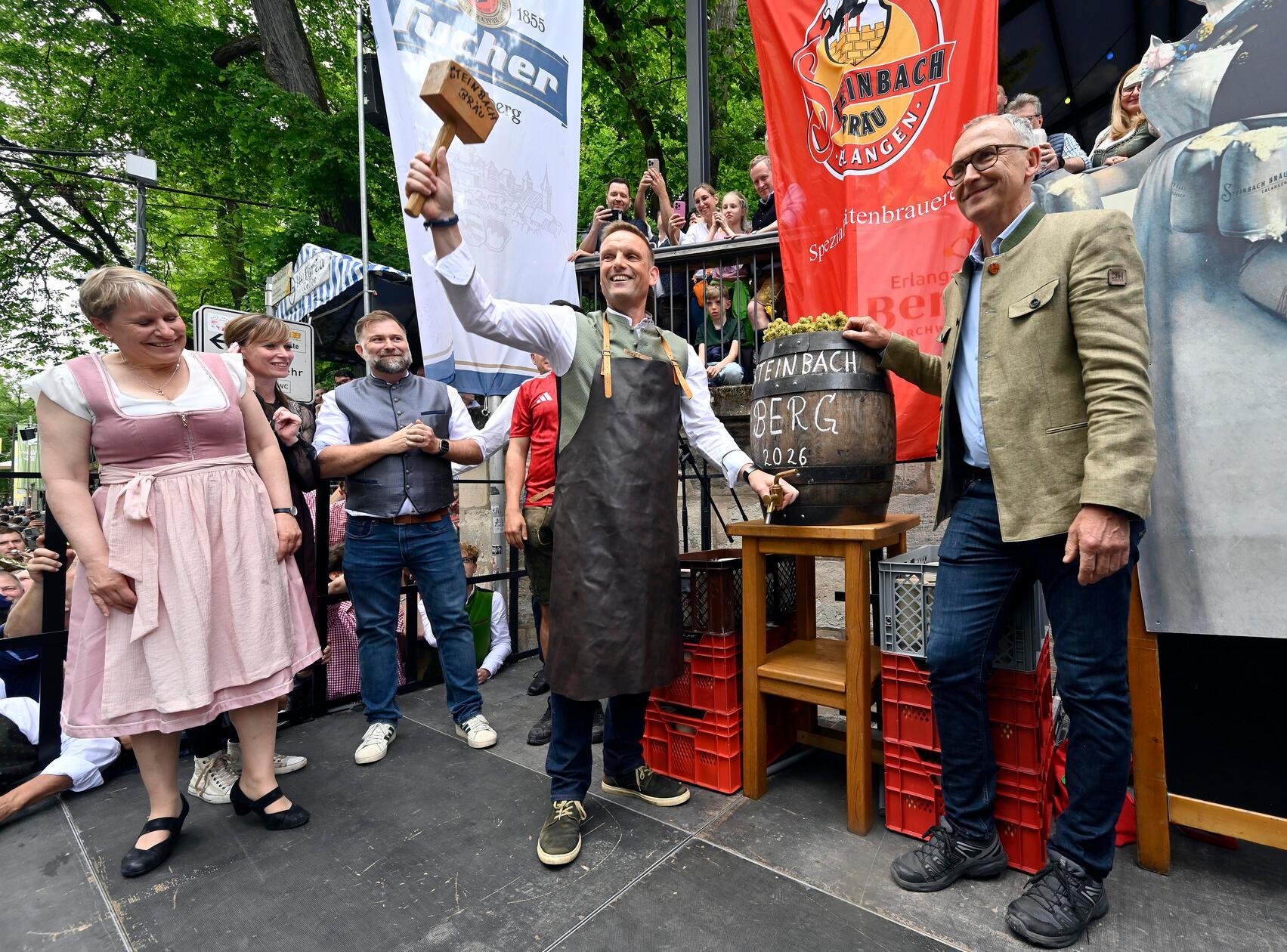 Für Familien lohnt sich ein Besuch besonders am 28. Mai: Beim traditionellen Familientag bieten viele Fahrgeschäfte mindestens 50 Prozent Rabatt.