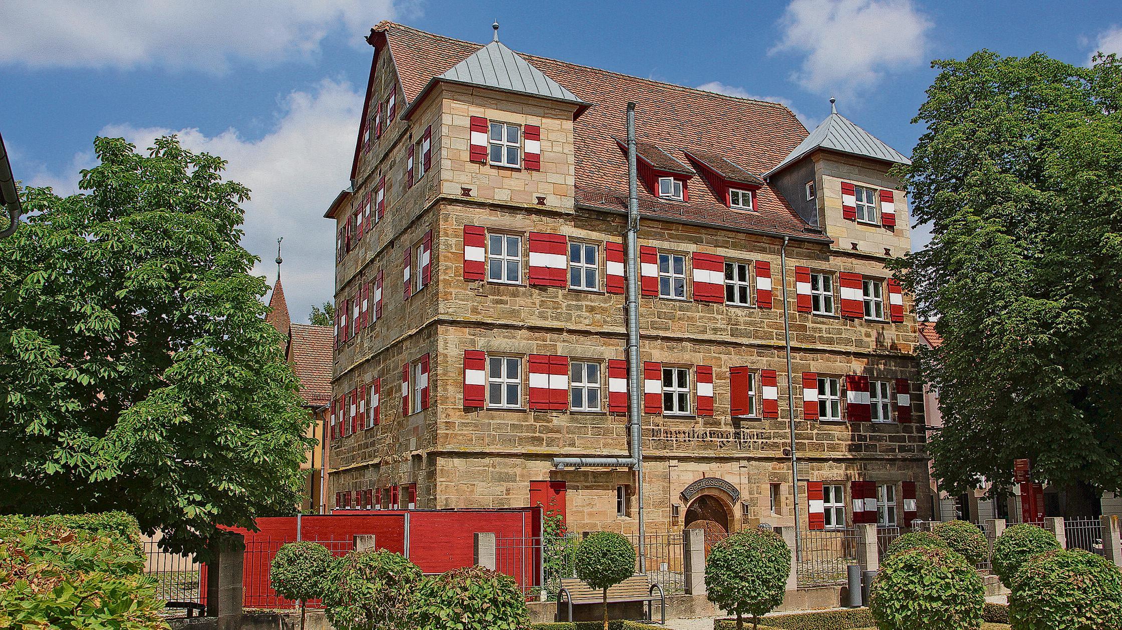 MOTIV: Außenansicht -  Tucherschloss in Feucht ste