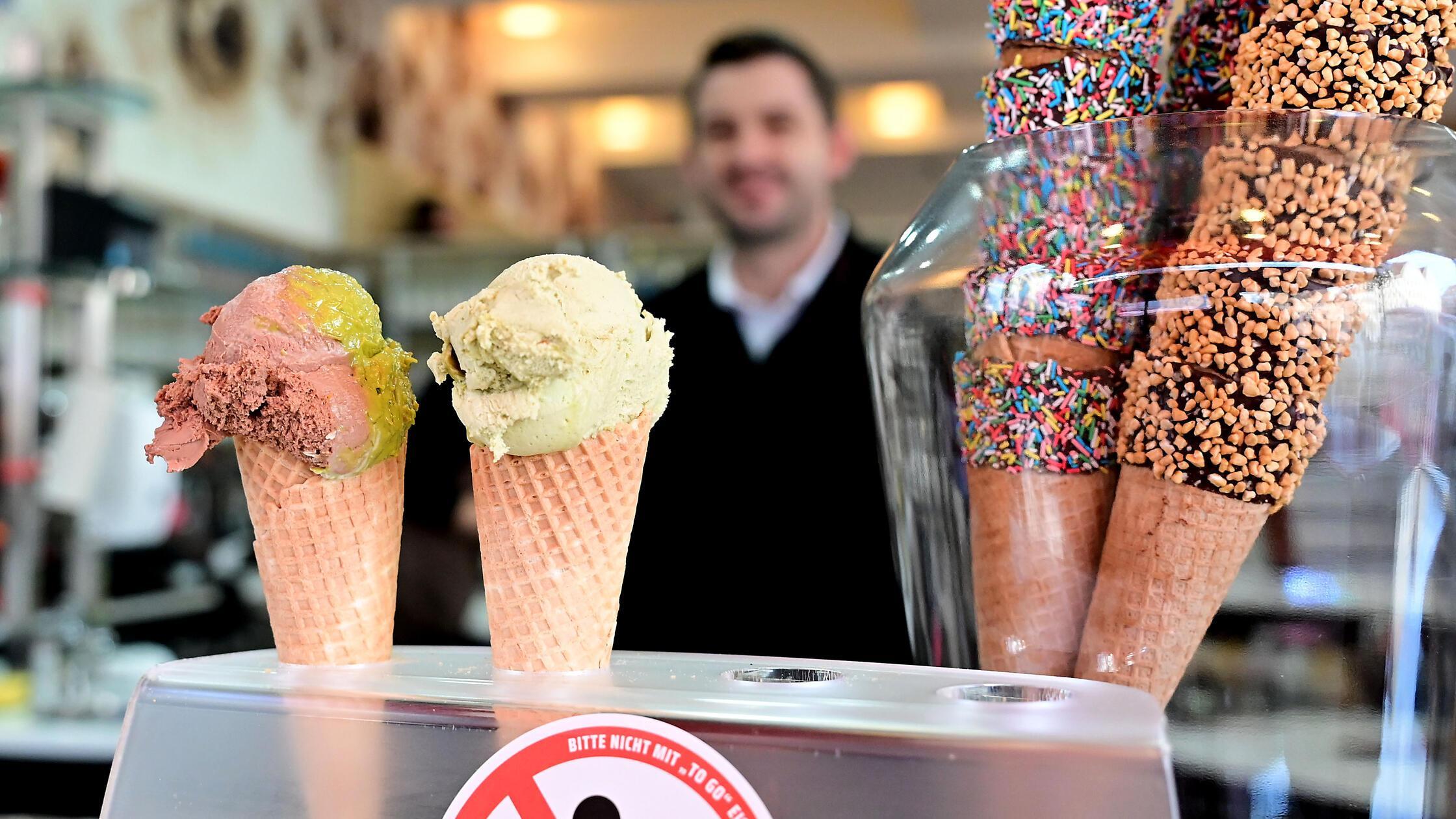 eis_hjw_030326_017