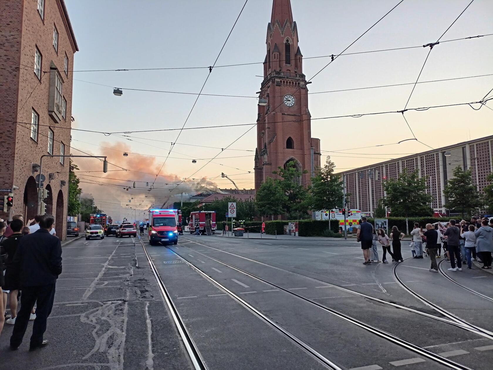 Nach aktuellem Stand gibt es keine Verletzten.