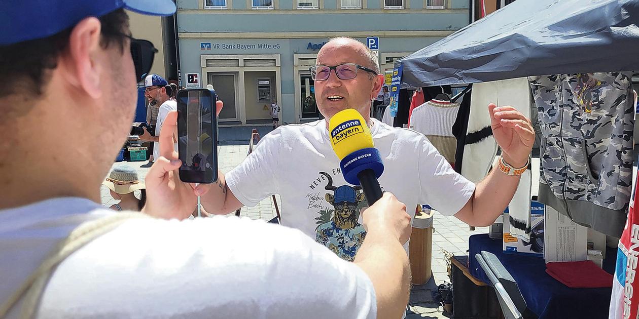 Heat, art and bric-a-brac: That's how the big flea market day in ...
