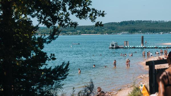 Die Region wartet mit einer Fülle an Badeseen auf, die im Sommer willkommene Abkühlung versprechen. Besonders beliebt ist etwa der große Brombachsee. Aber auch darüber hinaus hat die Region einiges zu bieten. Eine Überschicht haben wir hier zusammengestellt.