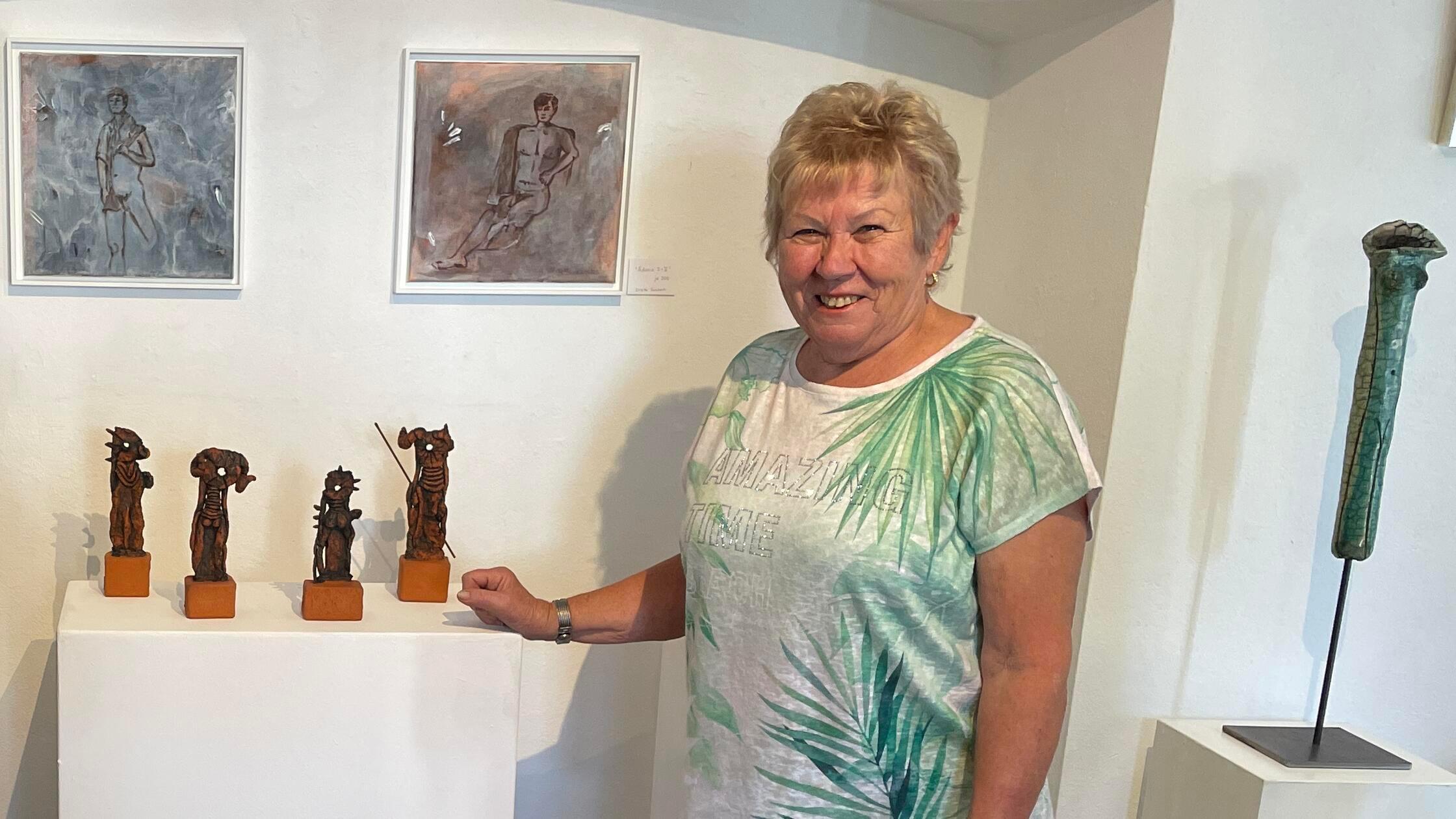 Brigitte Simbeck und Angela Weigl gehen in ihrer n
