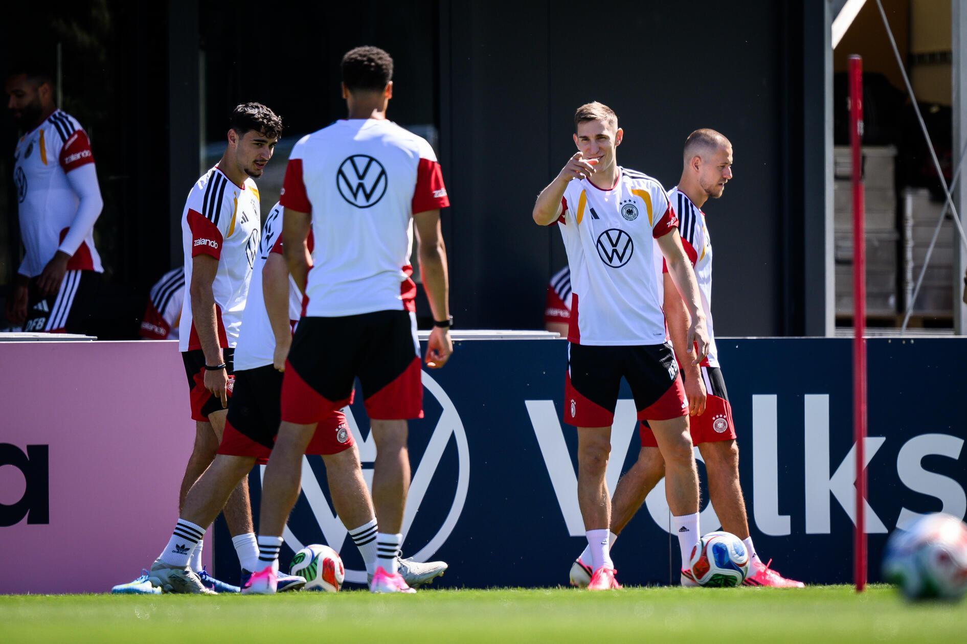 Nico Schlotterbeck dürfte als Innenverteidiger gesetzt sein.