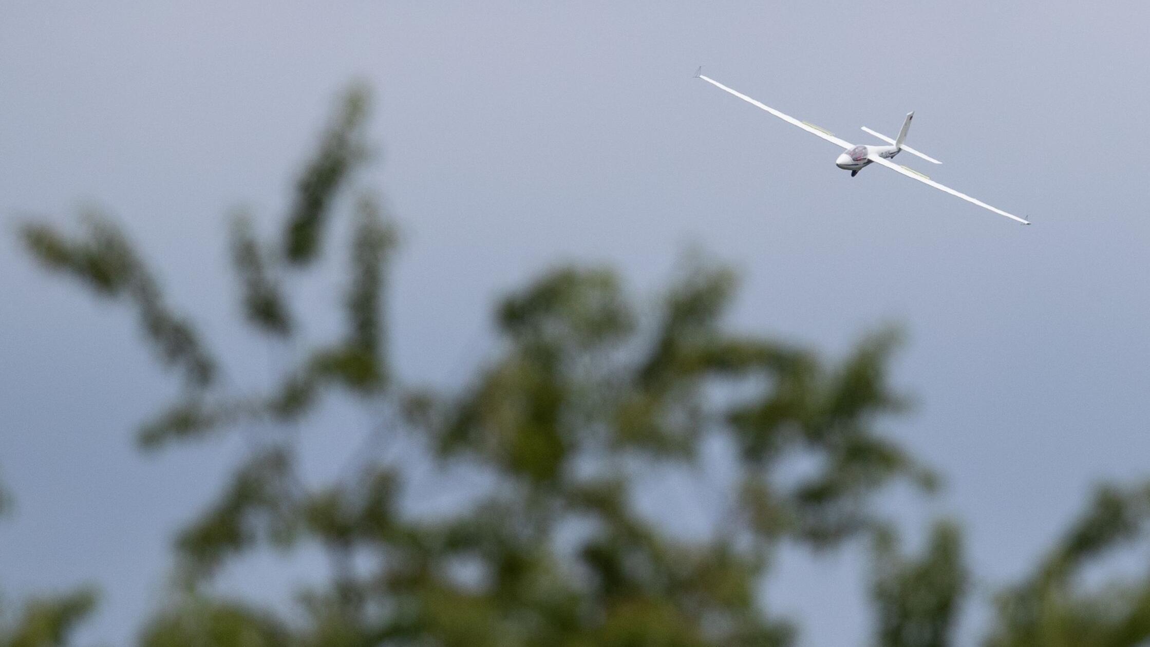 Ein Segelflieger. (zu dpa: «Segelflugzeug stürzt i