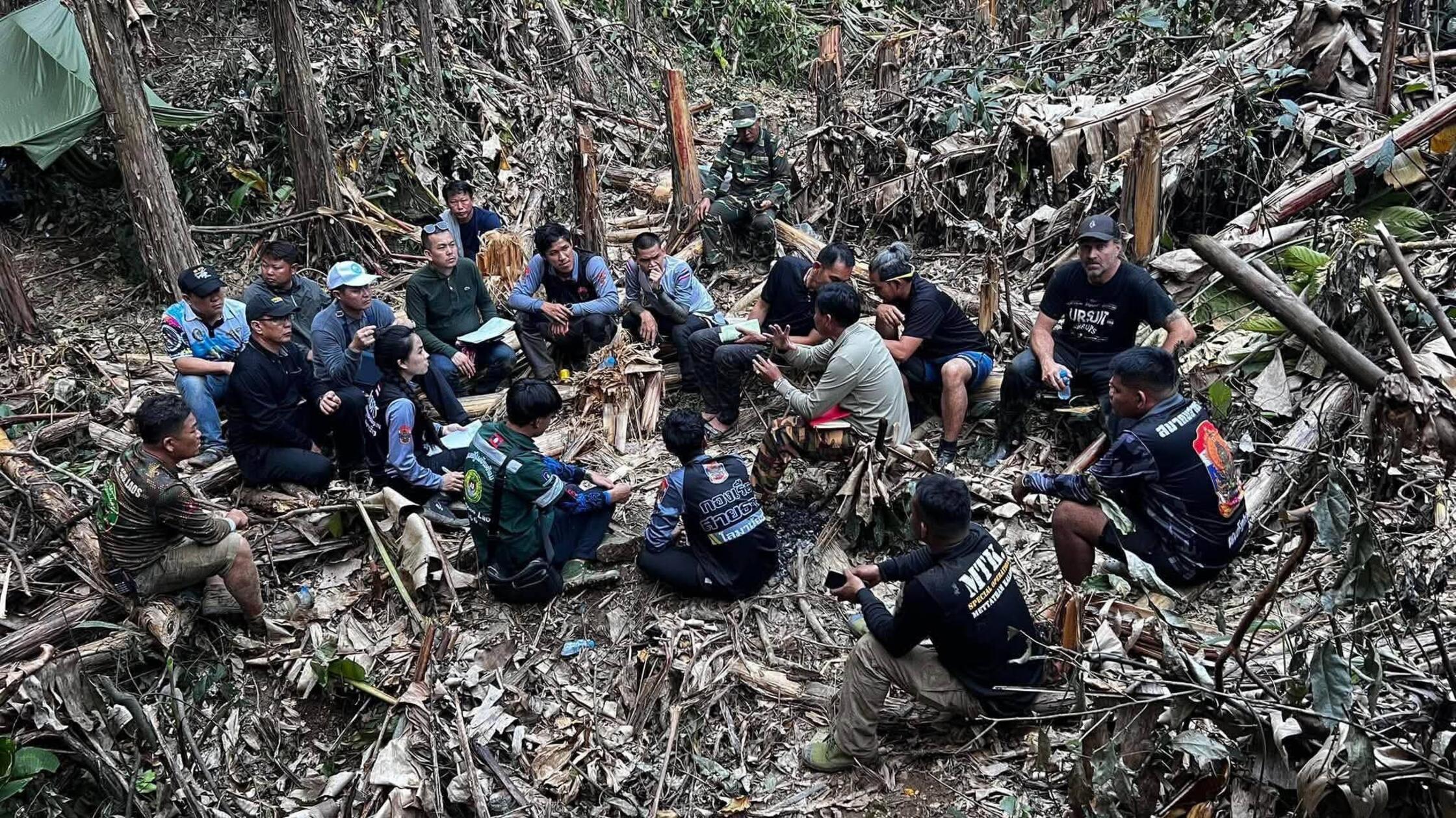 Auf diesem von Metta Tham Rescue Kalasin veröffent