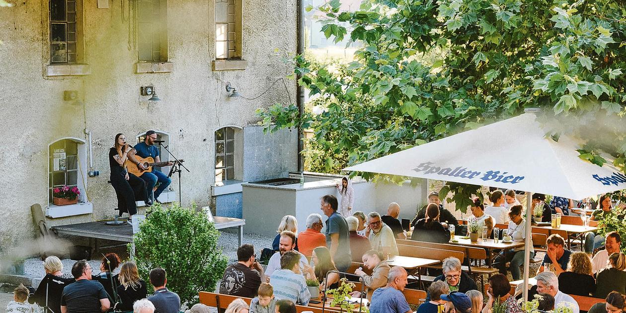 Live on the Altmühl: Weekly concerts take place in this beer garden near ...