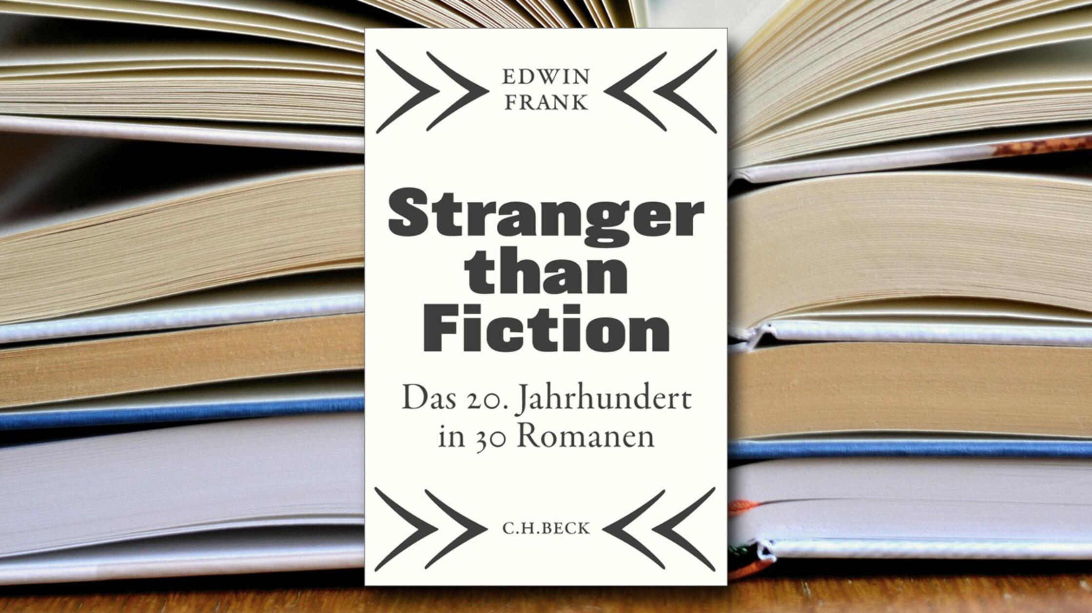 Ein gewaltiges Unterfangen: Anhand von nur 30 Werken will Edwin Frank herausfinden, was den Roman des 20. Jahrhunderts ausmacht. Wobei es durch die Querverweise dann natürlich viel mehr werden neben Kafka, Musil, Joyce. Die lebenslange Beschäftigung mit Literatur, die 15-jährige Arbeit an "Stranger than Fiction" schlägt sich in einer fast erschlagenden Fülle an Informationen nieder: Politische, gesellschaftliche, soziologische Aspekte werden genauso beleuchtet wie Leben und Werk der einzelnen Autoren. Interessant auch die subjektive Auswahl des US-Professors und sein erfrischend respektloser Blick auf etablierte Autoren wie Thomas Mann. Auf jeden Fall gibt er genügend Anregungen für weitere Lektüre. (C.H. Beck, 38 Euro) Anja Weigmann