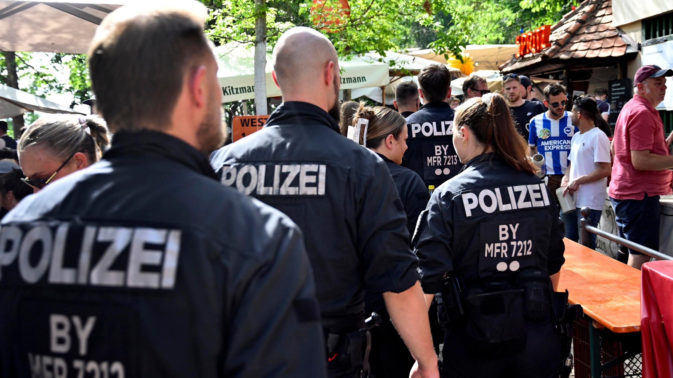 Erlangen:  Das Wetter meint es gut mit der Bergkir