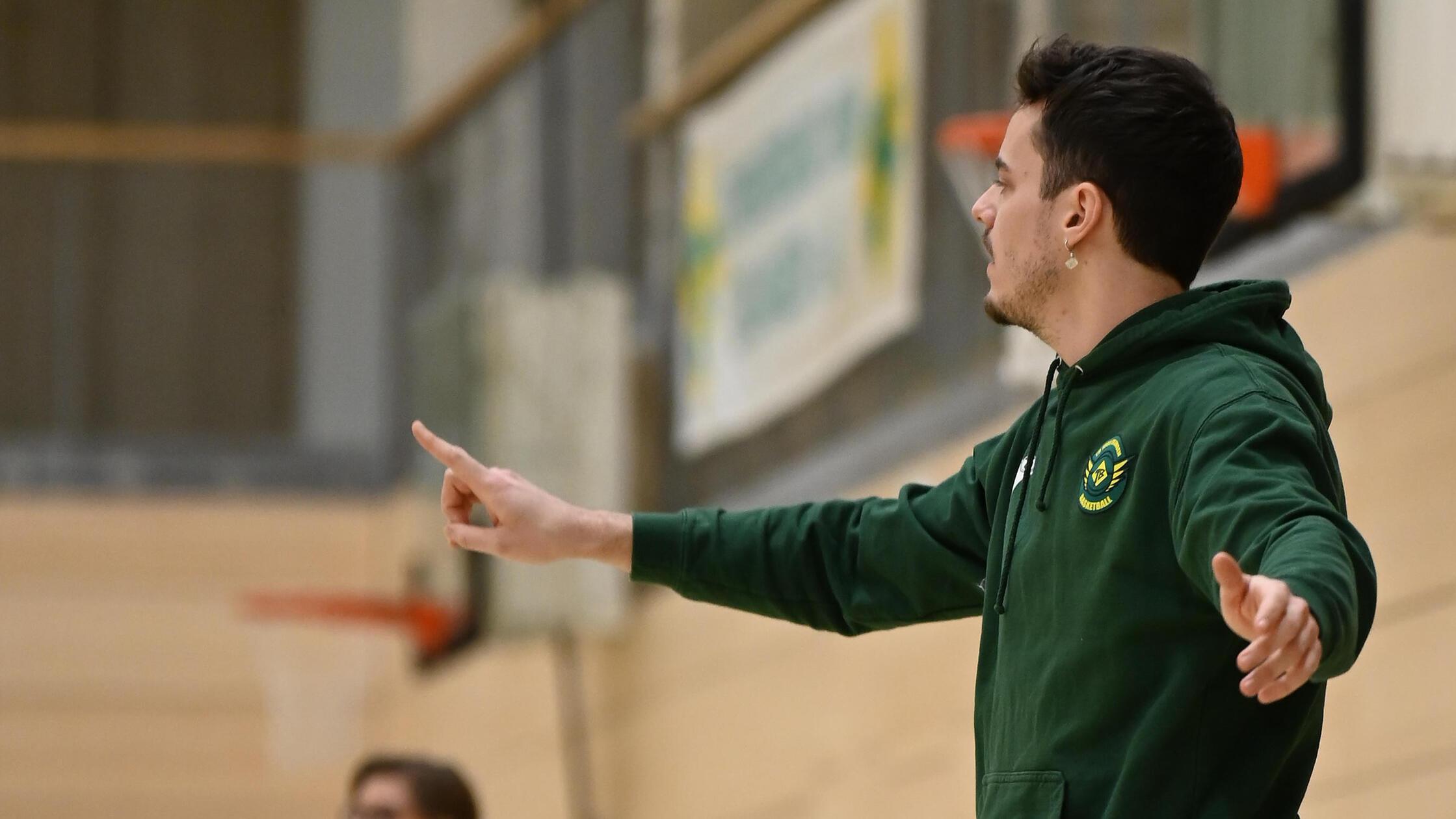 -Erstaunen-und-Tr-nen-Basketballtrainer-des-Damen-des-TB-Erlangen-legt-sein-Amt-nieder