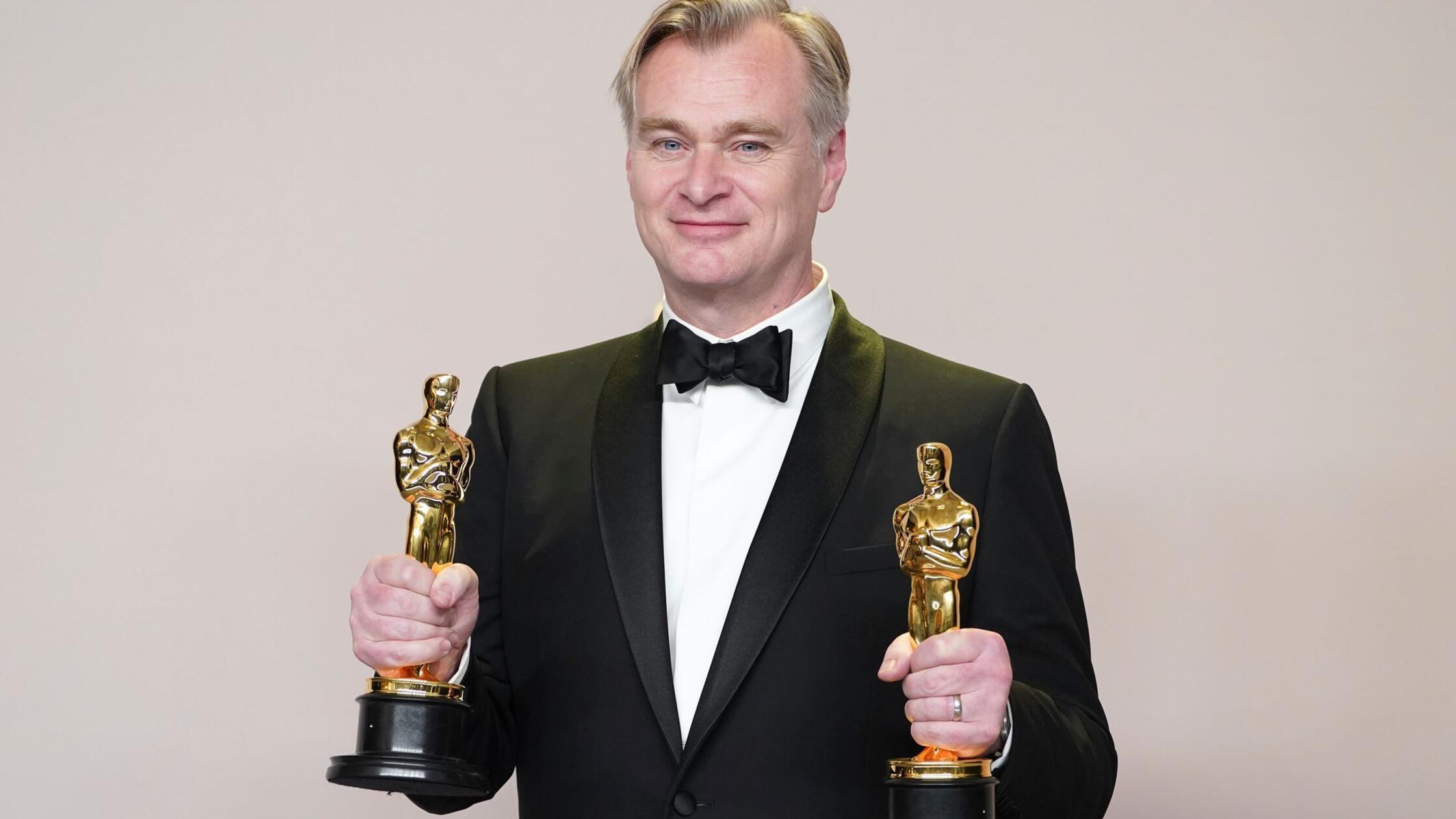 Christopher Nolan posiert im Presseraum mit den Pr